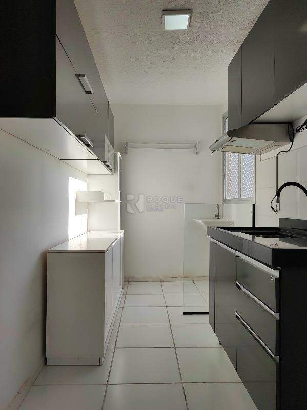 Apartamento à venda no bairro Parque Hippolyto: COZINHA