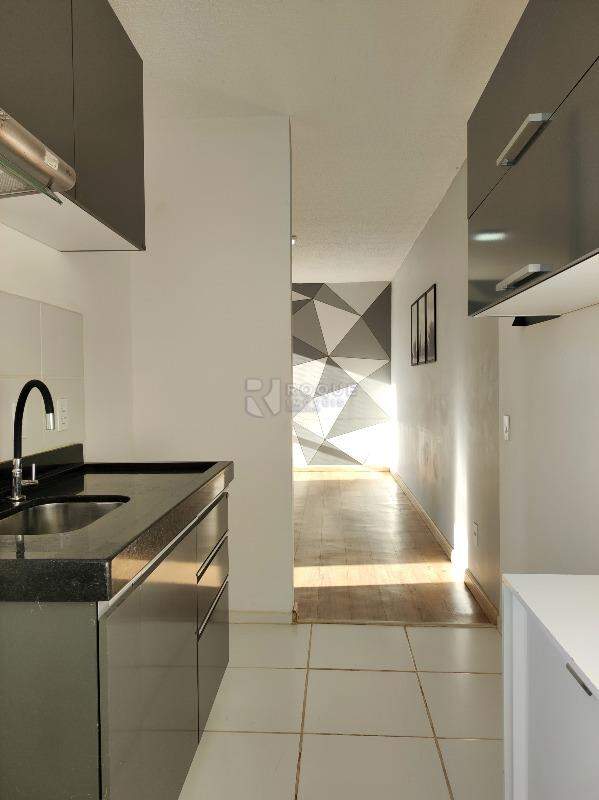 Apartamento à venda no bairro Parque Hippolyto: COZINHA