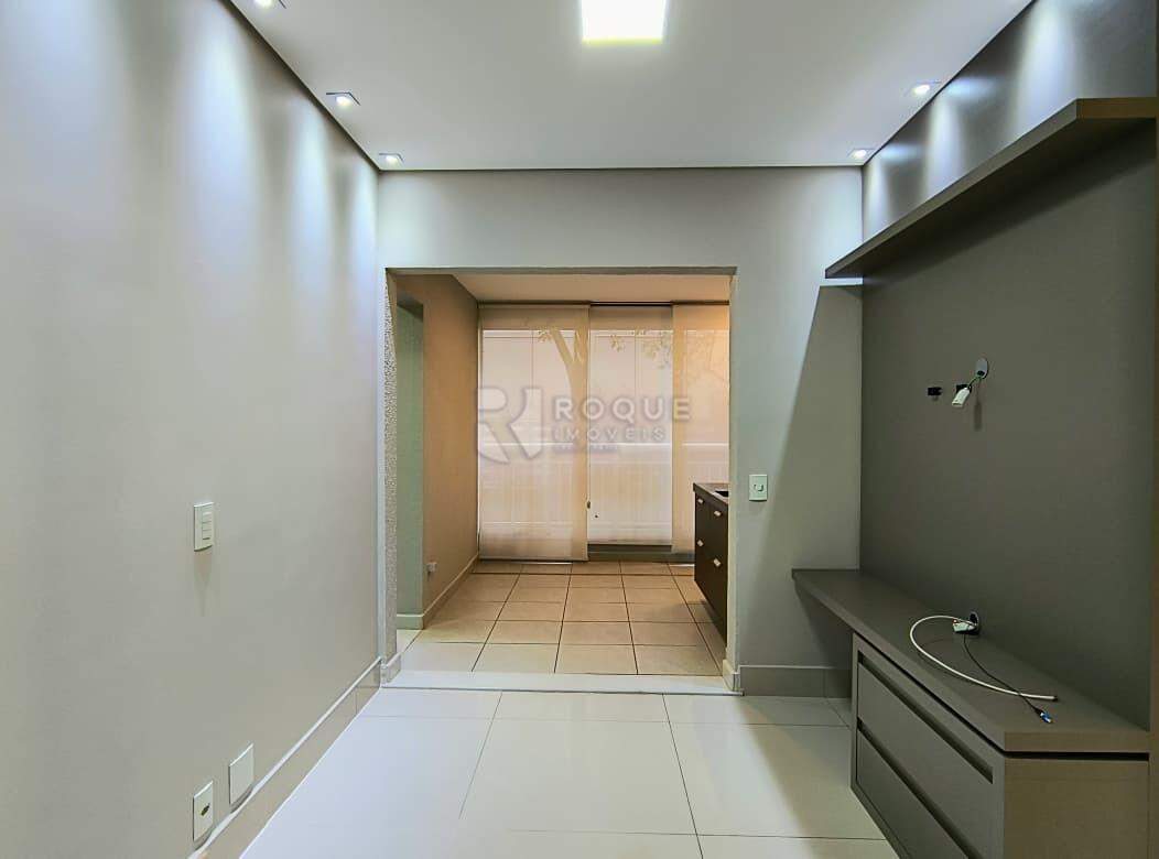 Apartamento para aluguel no bairro Vila Santa Rosália: Sala