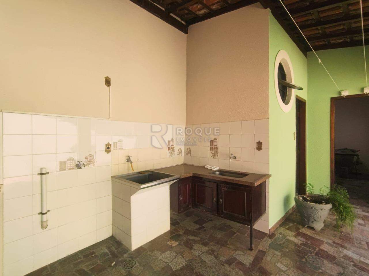 Casa Residencial para aluguel no bairro Vila Rocha: Lavanderia