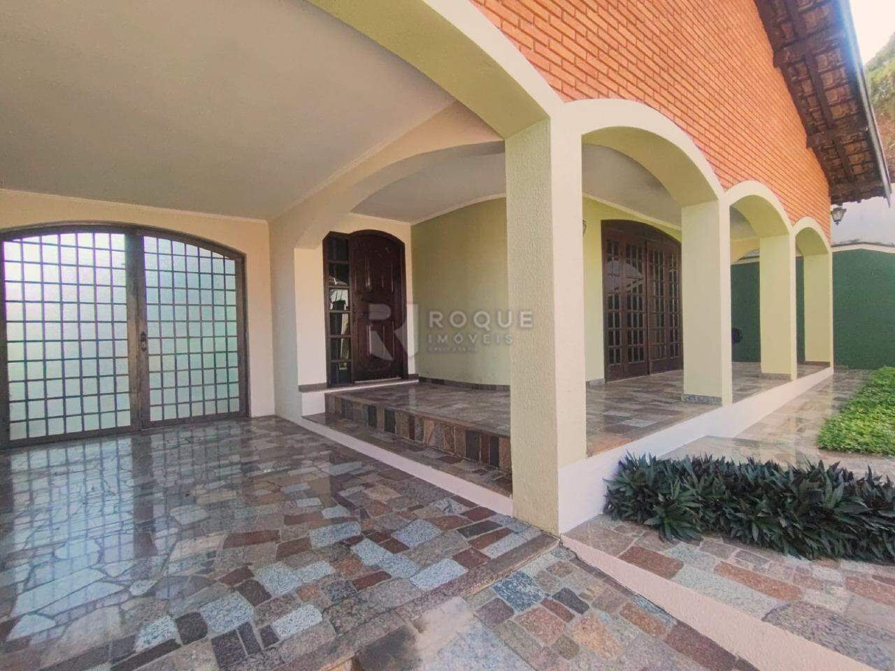 Casa Residencial para aluguel no bairro Vila Rocha: Quintal