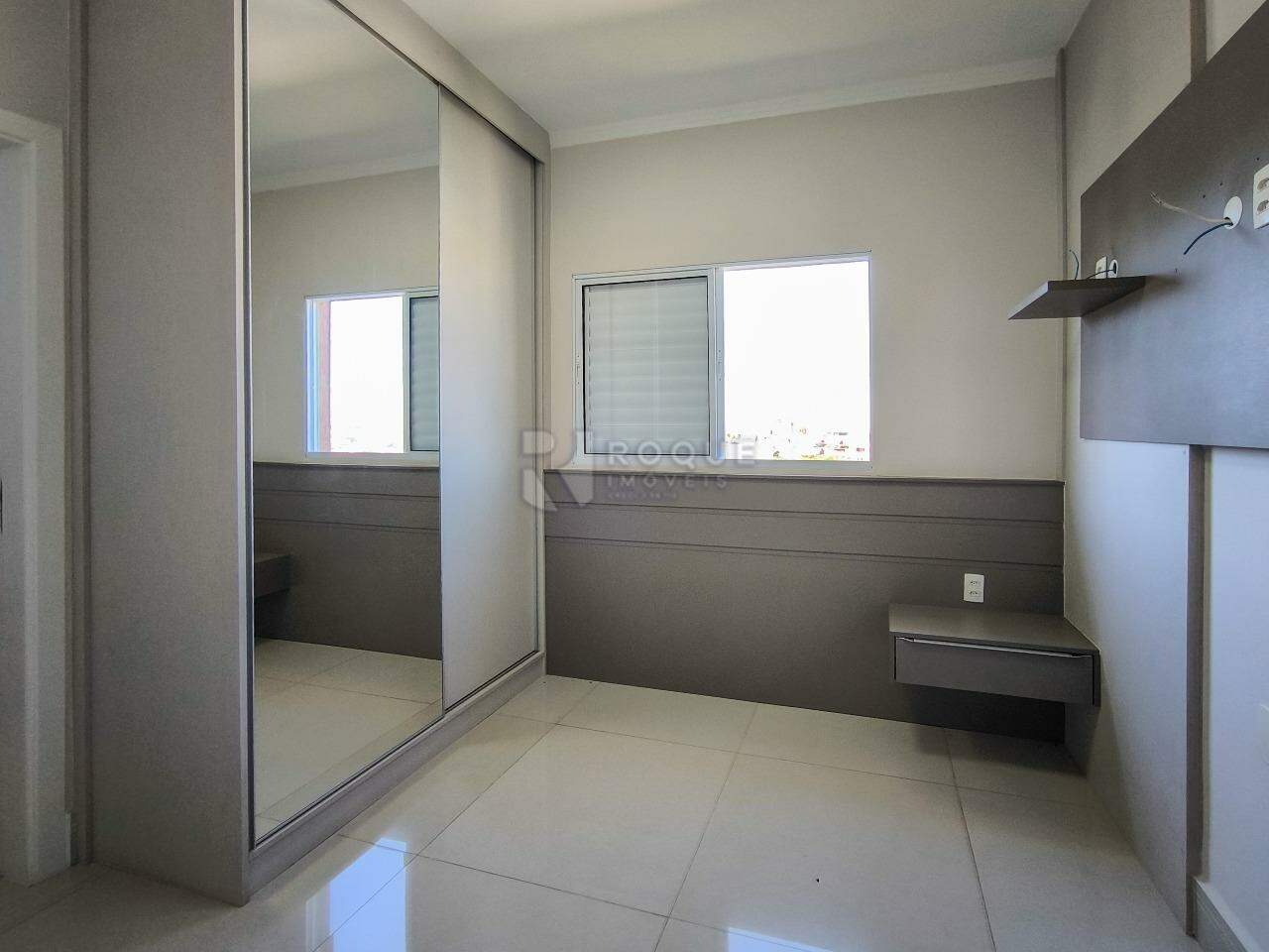 Casa em condomínio para aluguel no bairro Jardim Porto Real V: SUÍTE 1