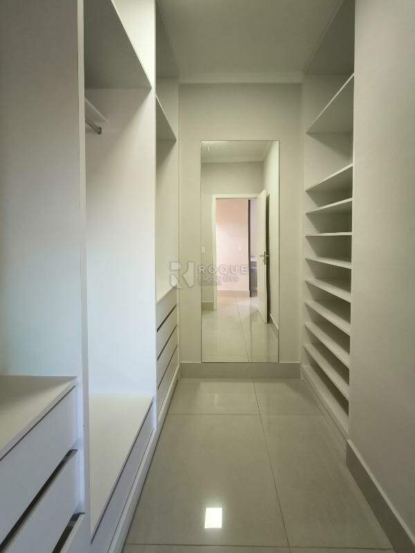 Casa em condomínio para aluguel no bairro Jardim Porto Real V: CLOSET SUÍTE 3
