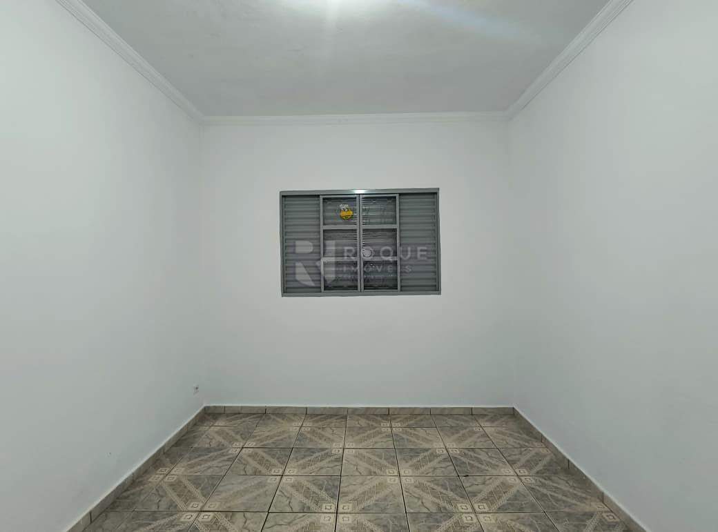 Casa Residencial para aluguel no bairro Jardim Santa Adélia: Dormitório 01