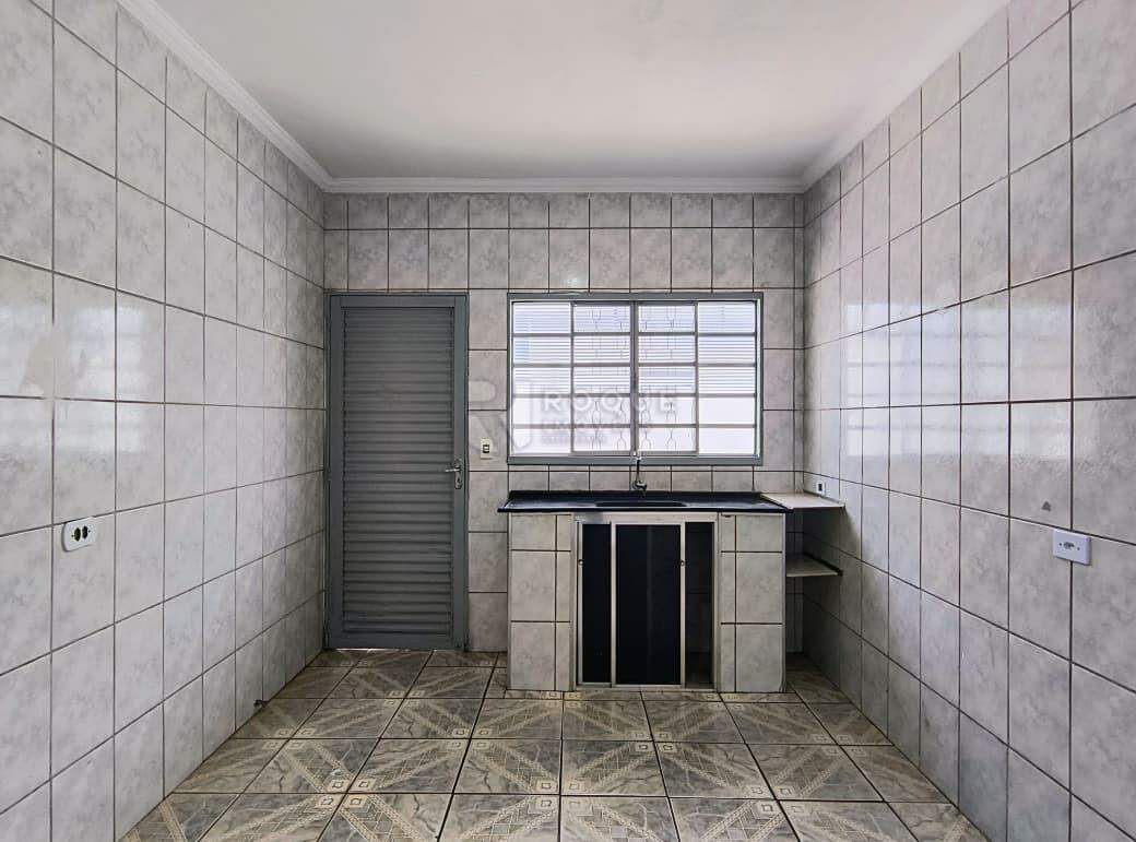 Casa Residencial para aluguel no bairro Jardim Santa Adélia: Cozinha 