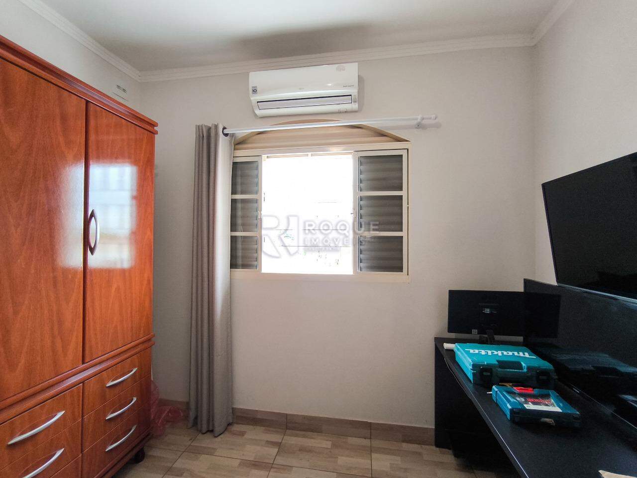 Casa Residencial à venda no bairro Jardim Gustavo Peccinini: DORMITÓRIO 2