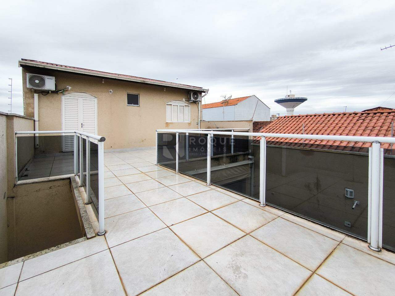 Casa Residencial à venda no bairro Jardim Gustavo Peccinini: TERRAÇO