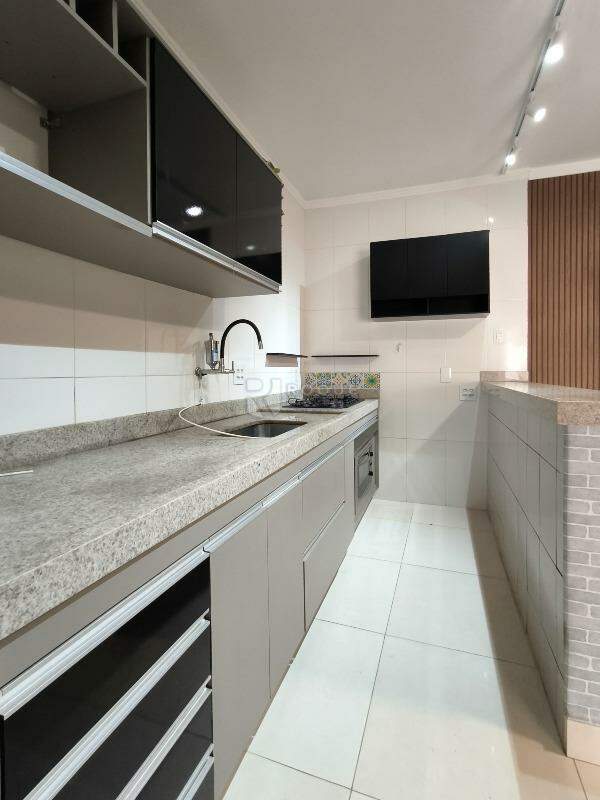 Casa Residencial à venda no bairro Jardim Gustavo Peccinini: COZINHA
