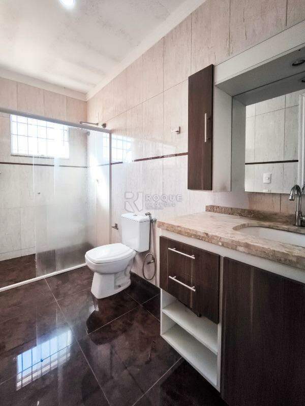 Casa em condomínio à venda no bairro Residencial Lago Azul: WC SUÍTE 2