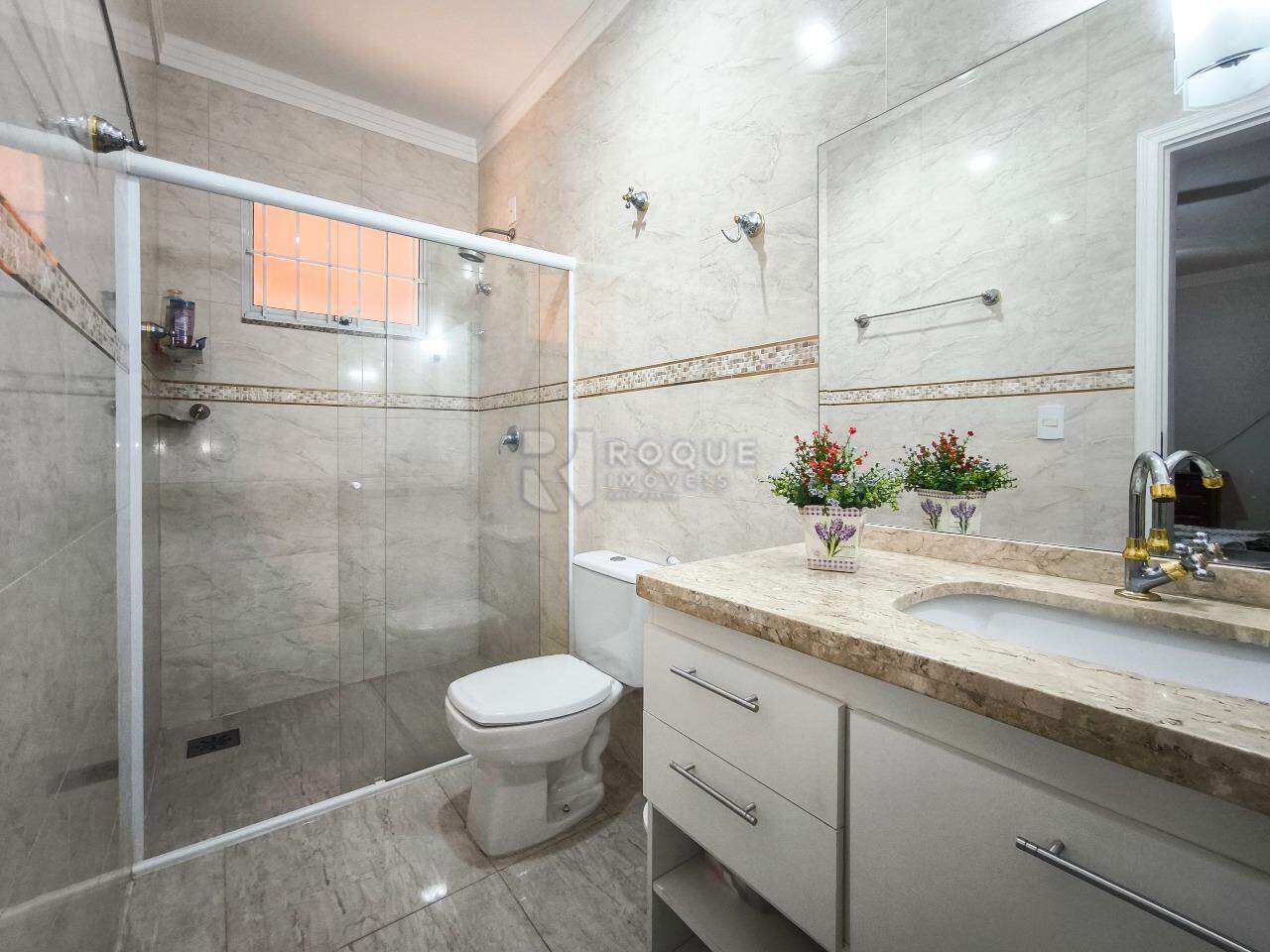 Casa em condomínio à venda no bairro Residencial Lago Azul: WC SUÍTE 3