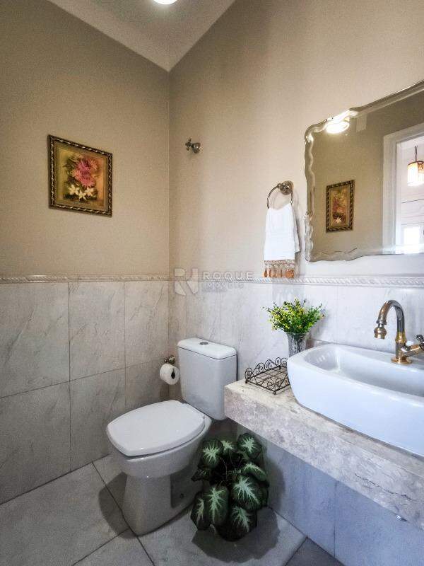 Casa em condomínio à venda no bairro Residencial Lago Azul: LAVABO