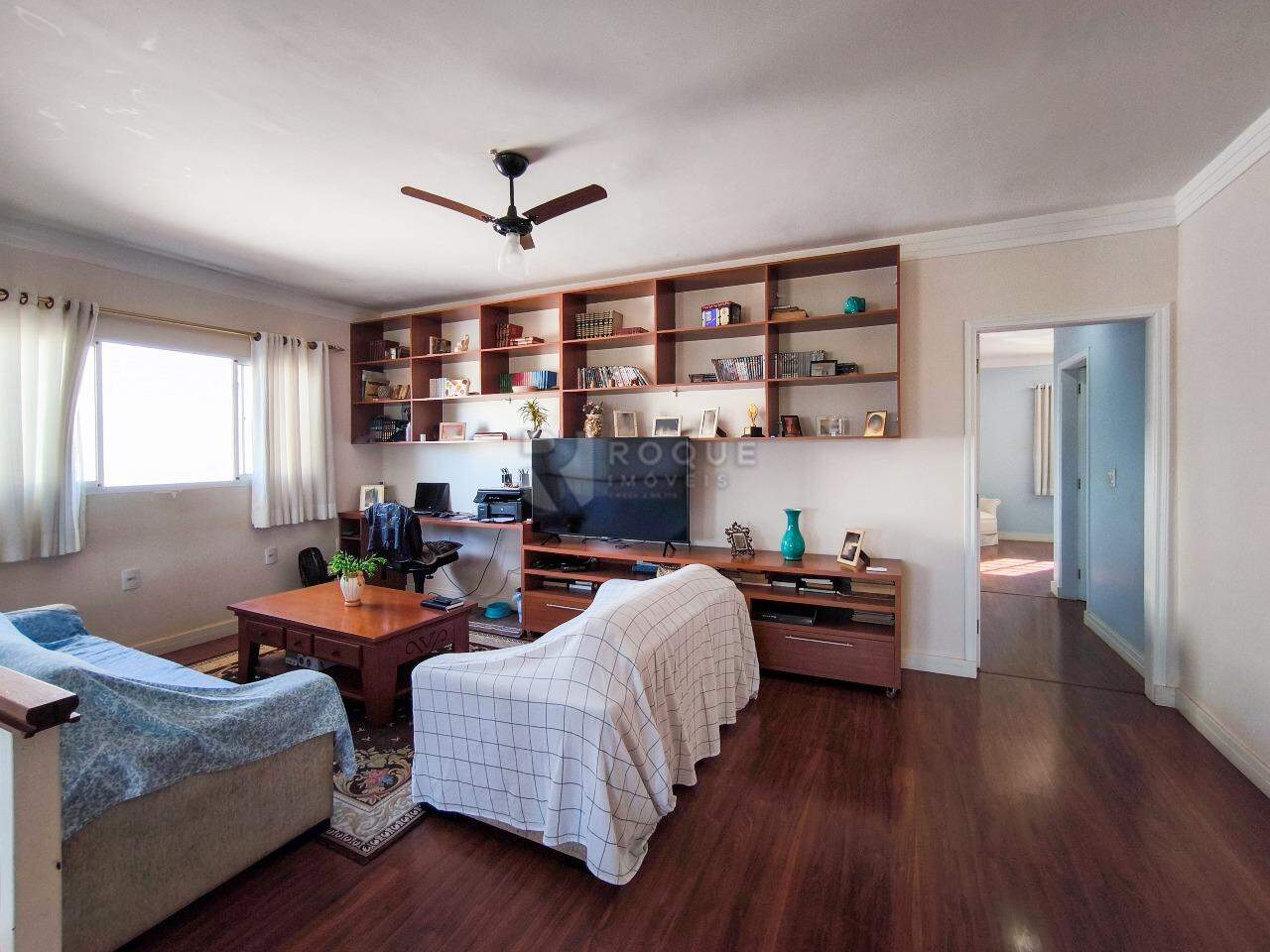 Casa em condomínio à venda no bairro Residencial Lago Azul: SALA DE TV