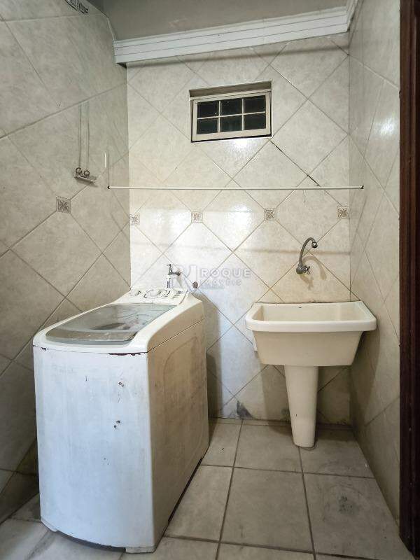 Casa em condomínio à venda no bairro Estância Eldorado: LAVANDERIA