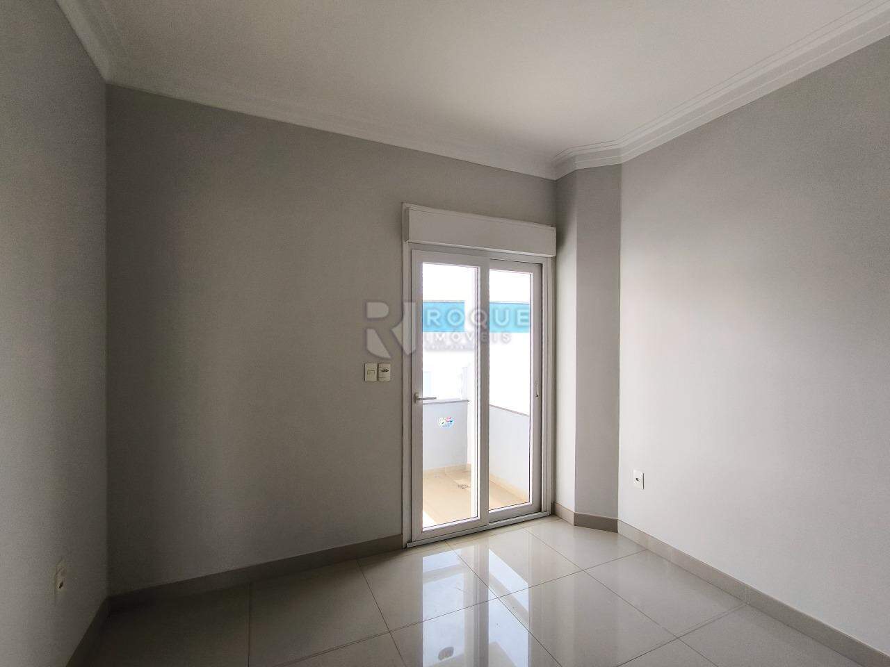 Casa em condomínio à venda no bairro Jardim Solar dos Nobres: DORMITÓRIO 1