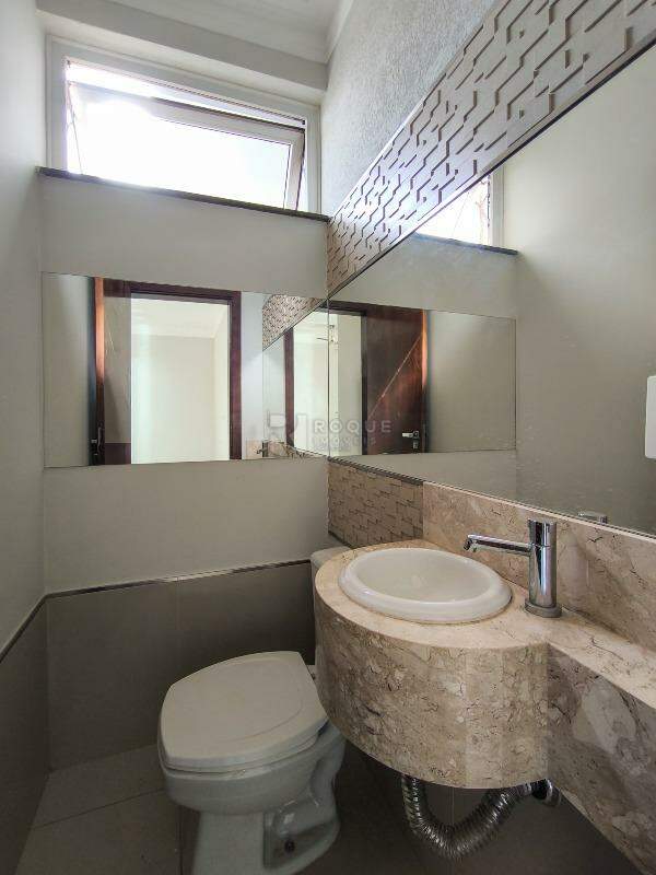 Casa em condomínio à venda no bairro Jardim Solar dos Nobres: LAVABO