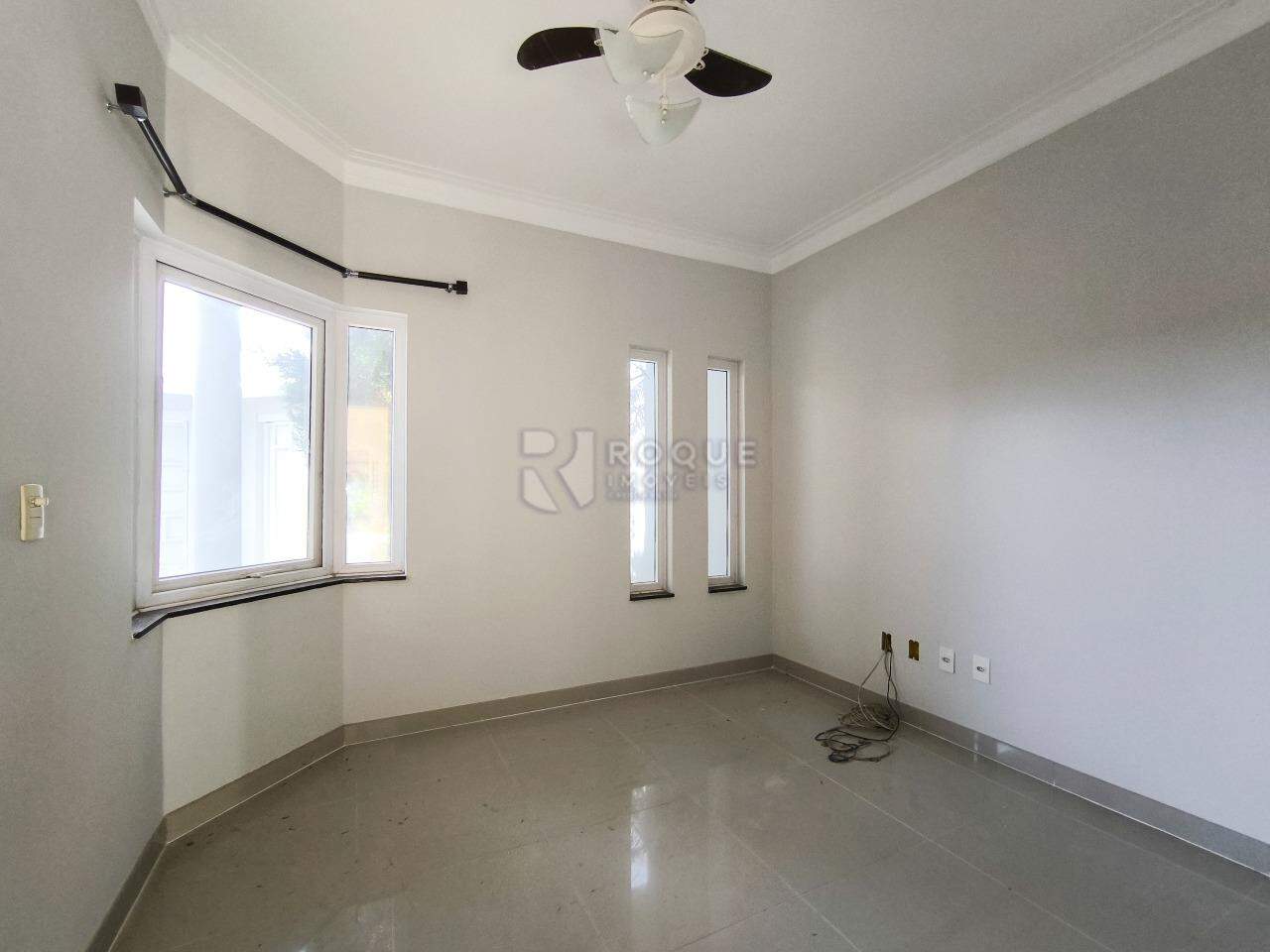 Casa em condomínio à venda no bairro Jardim Solar dos Nobres: SALA DE TV