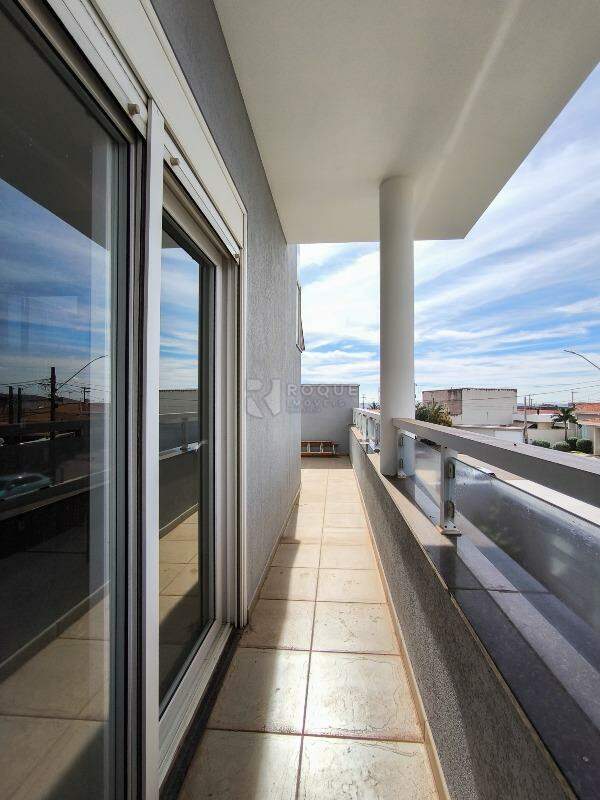 Casa em condomínio à venda no bairro Jardim Solar dos Nobres: SACADA SUÍTE MASTER
