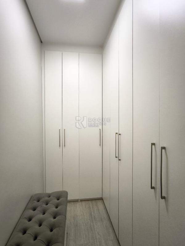 Casa em condomínio à venda no bairro Parque Residencial Roland: CLOSET SUÍTE 1
