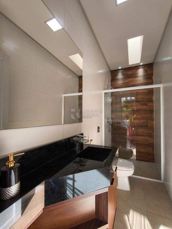 Casa em condomínio à venda no bairro Parque Residencial Roland: BANHEIRO SOCIAL ÁREA GOURMET