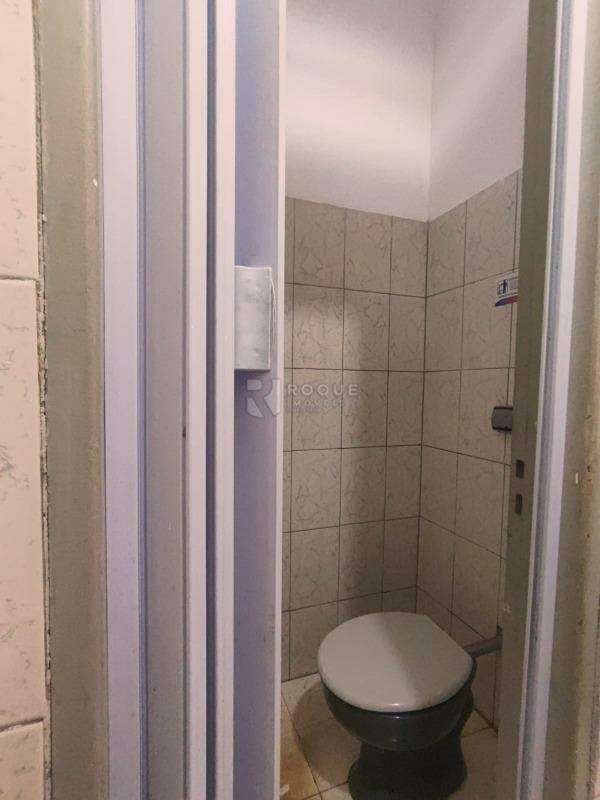 Barracão/Galpão para aluguel no bairro Jardim Santa Cecília: WC 2