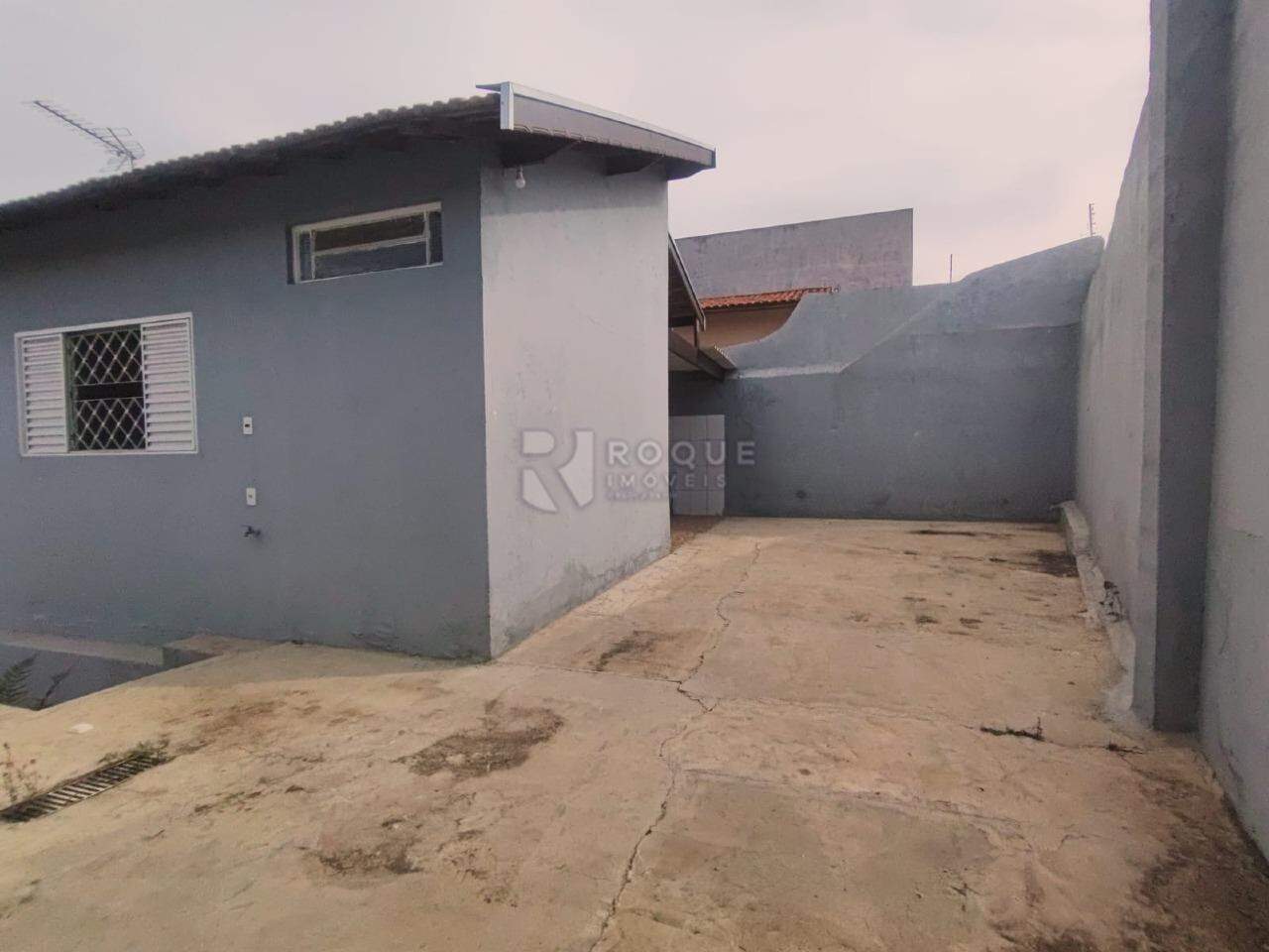 Casa Residencial para aluguel no bairro Jardim Nossa Senhora do Amparo: Quintal