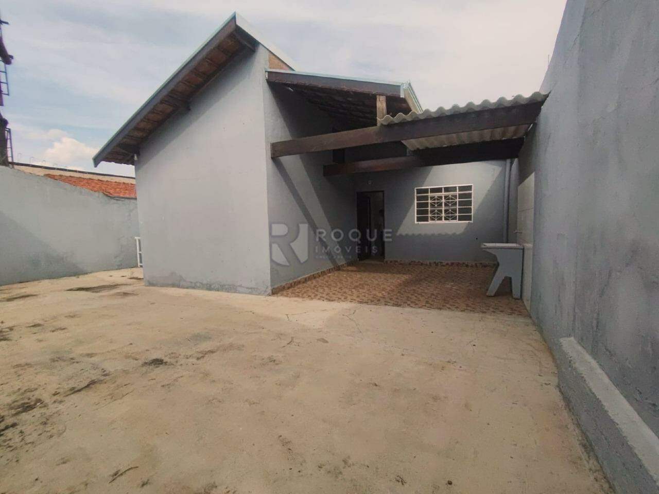 Casa Residencial para aluguel no bairro Jardim Nossa Senhora do Amparo: Quintal