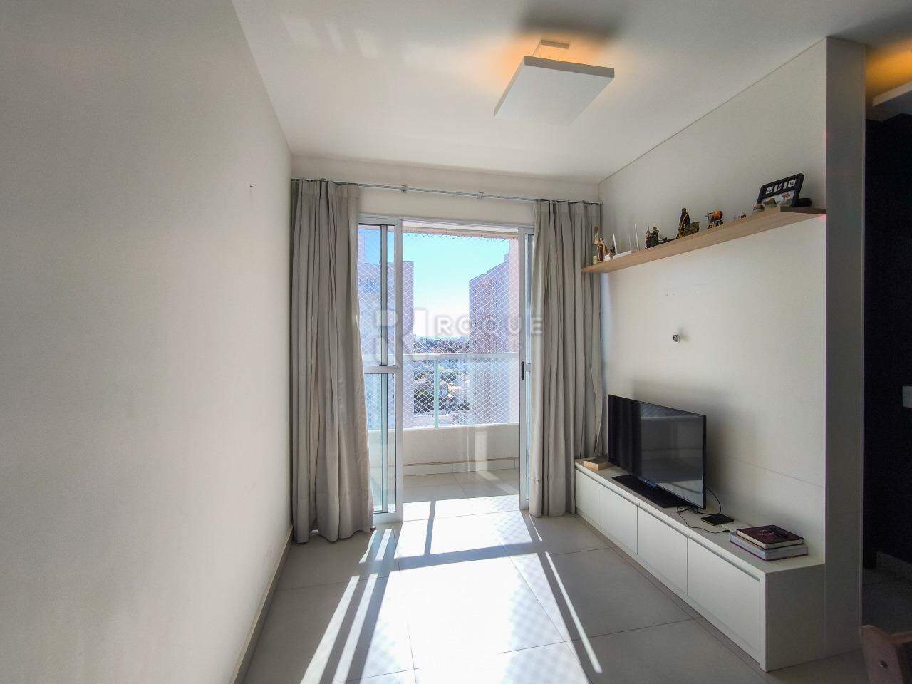 Apartamento à venda no bairro Vale das Esmeraldas: SALA DE ESTAR