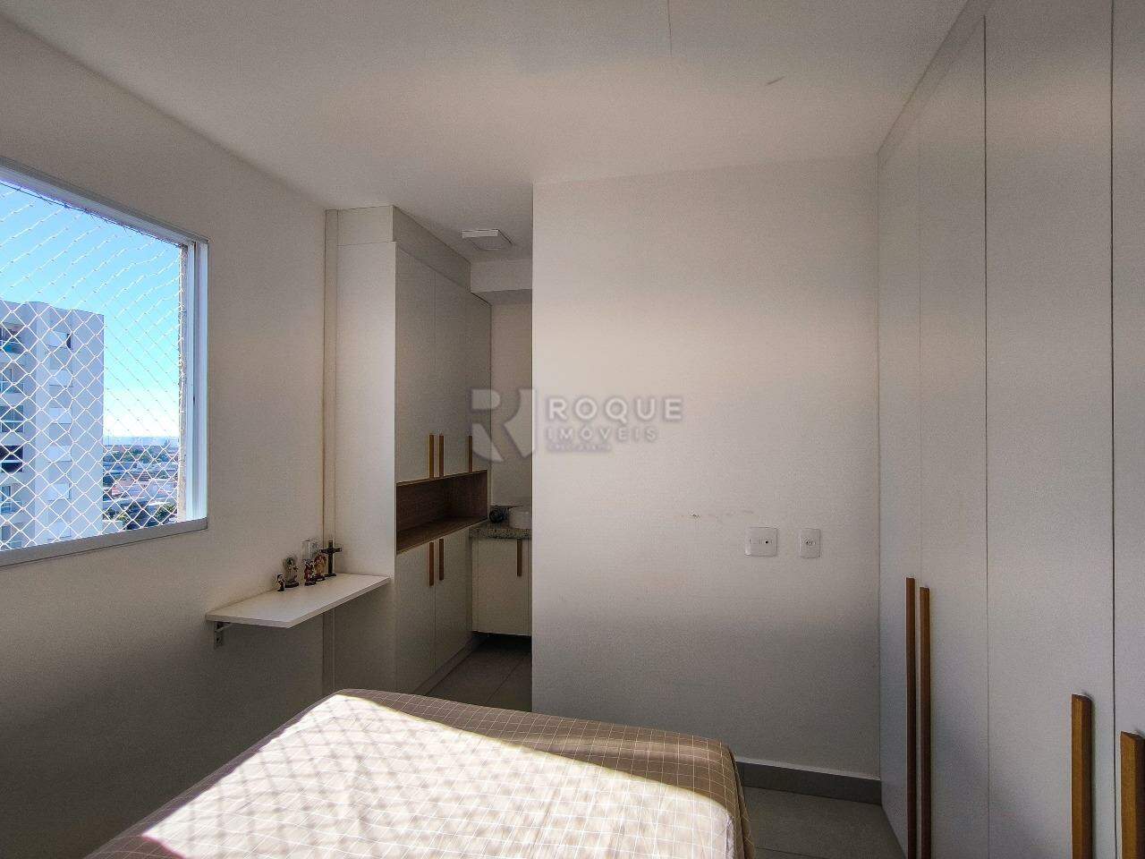Apartamento à venda no bairro Vale das Esmeraldas: SUÍTE