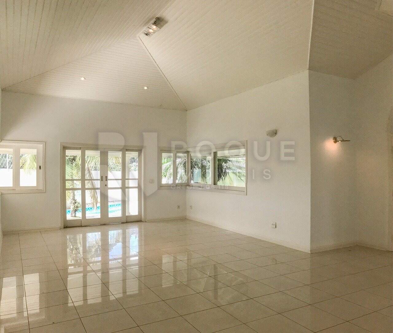 Casa em condomínio à venda no bairro Jardim Colina Verde: Sala 