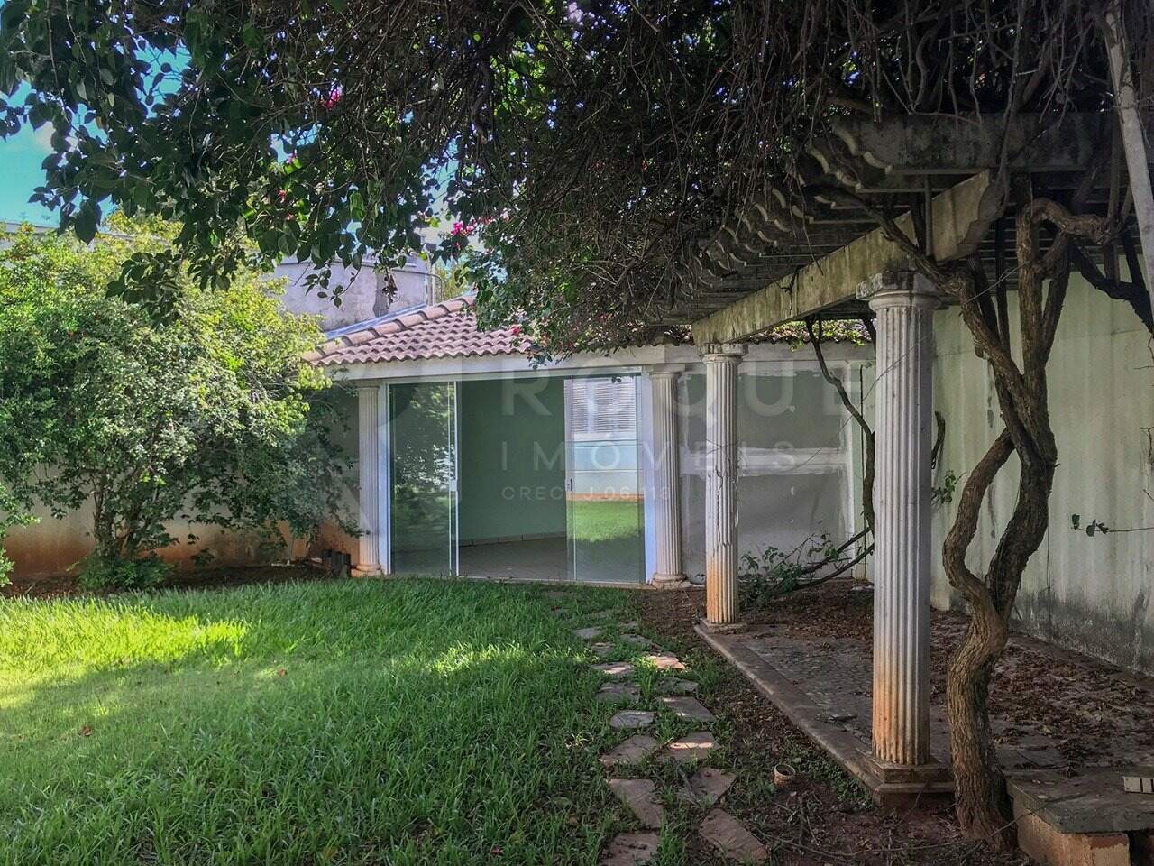 Casa em condomínio à venda no bairro Jardim Colina Verde: Área externa 