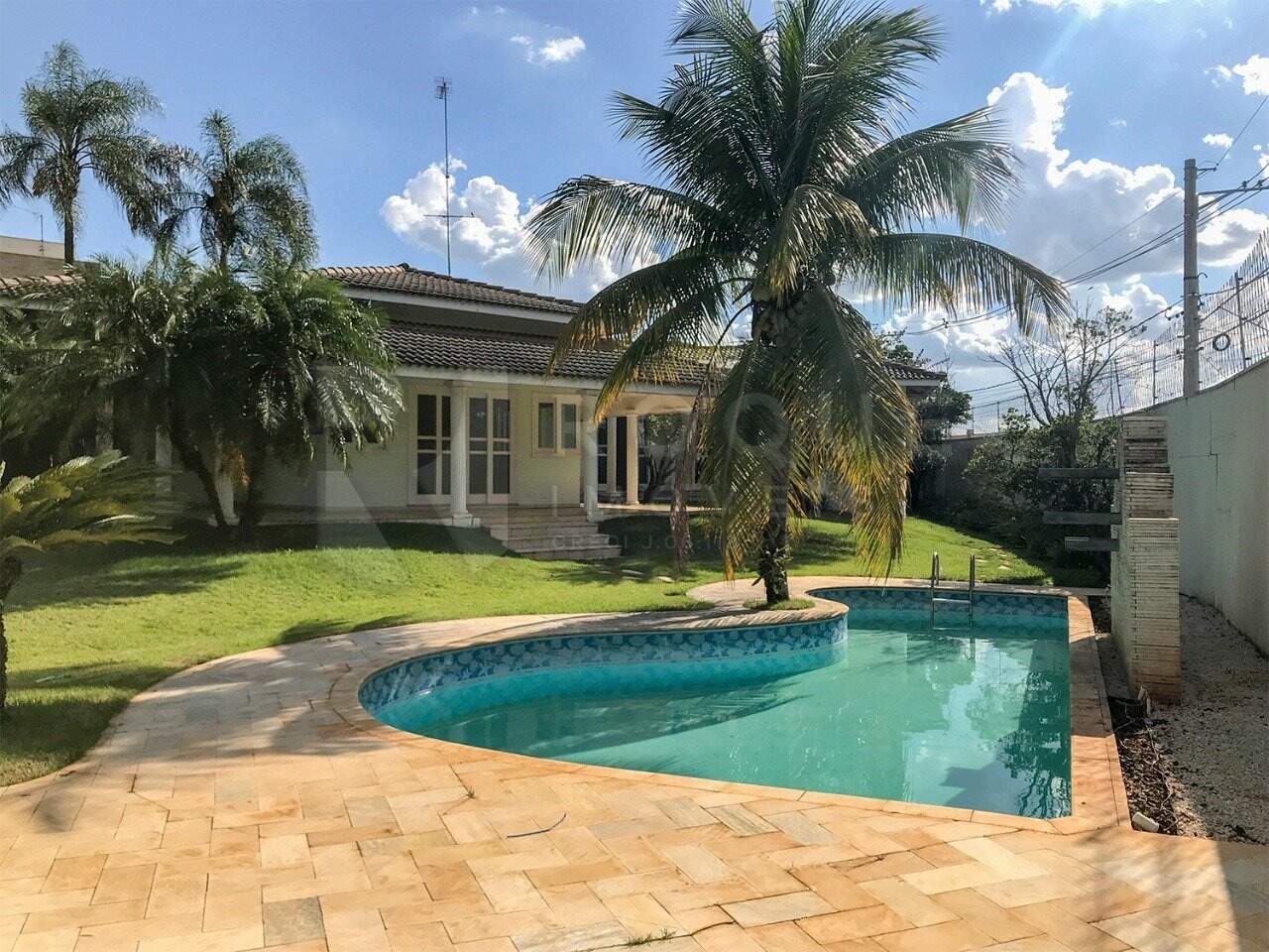 Casa em condomínio à venda no bairro Jardim Colina Verde: Área externa 