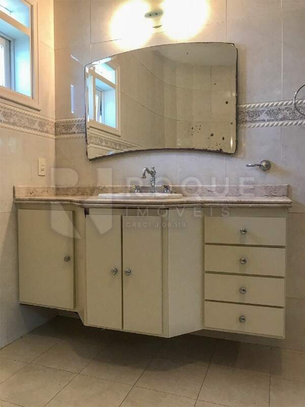 Casa em condomínio à venda no bairro Jardim Colina Verde: WC suíte 