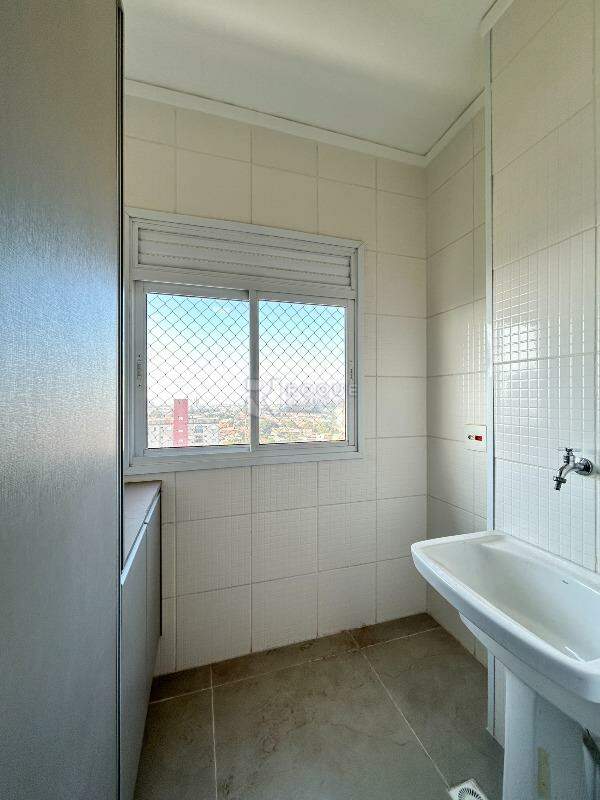 Apartamento para aluguel no bairro Chácaras Antonieta: Área de serviço 