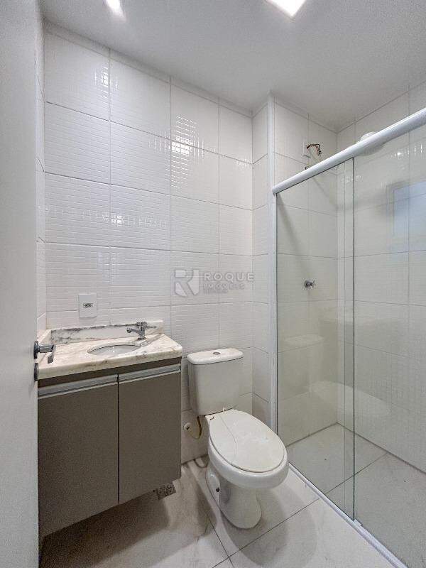 Apartamento para aluguel no bairro Chácaras Antonieta: WC suíte 
