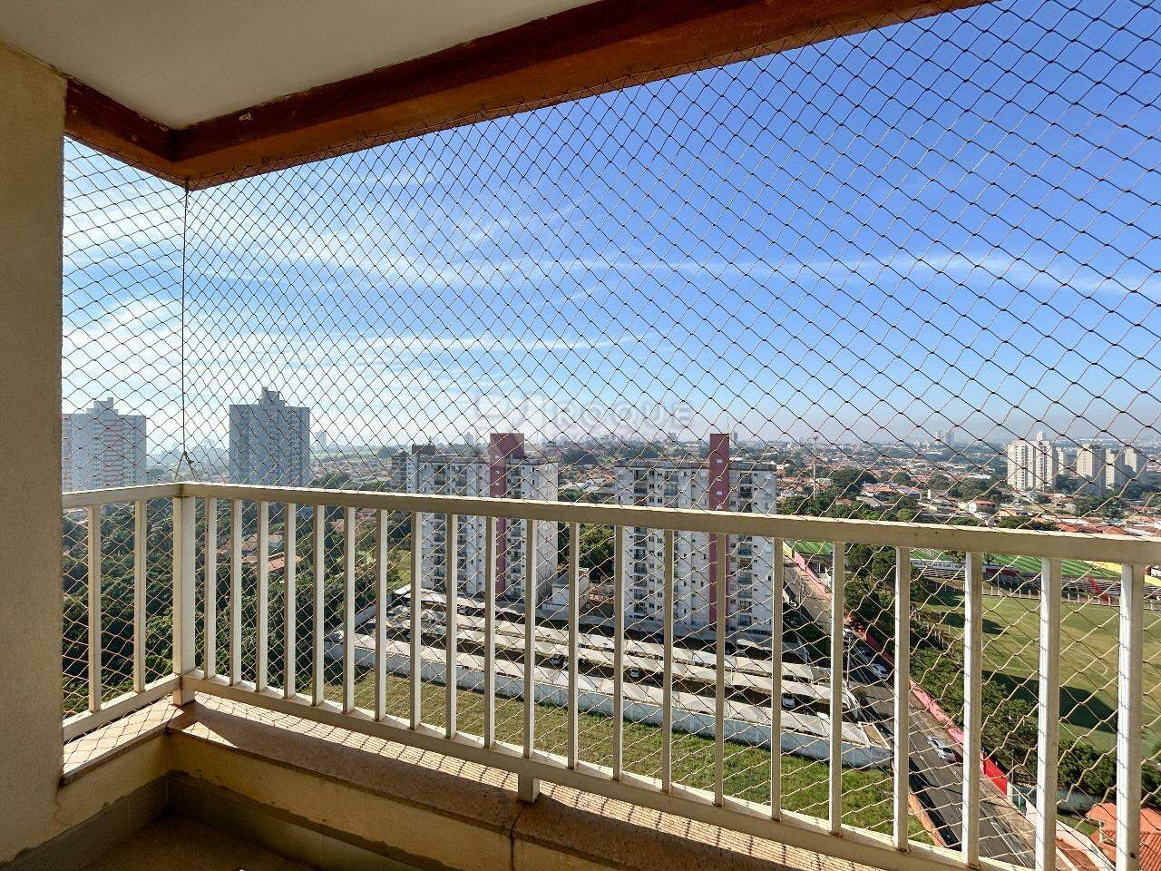 Apartamento para aluguel no bairro Chácaras Antonieta: Sacada 