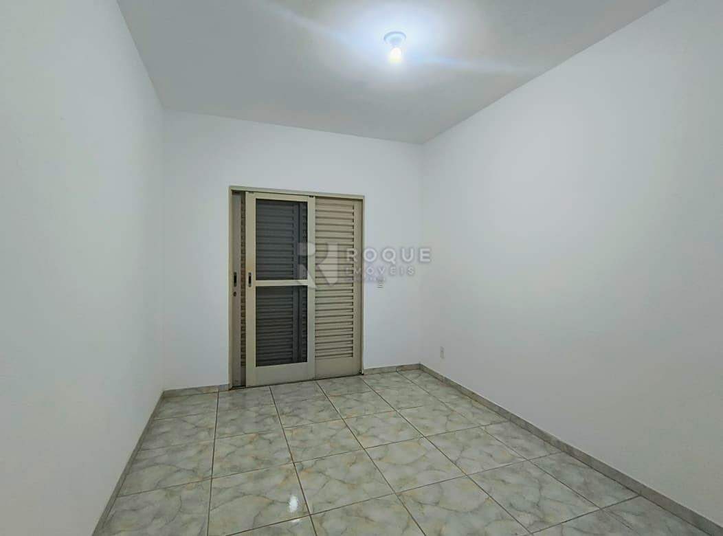 Casa Residencial para aluguel no bairro Jardim Residencial Graminha II: Dormitório 01