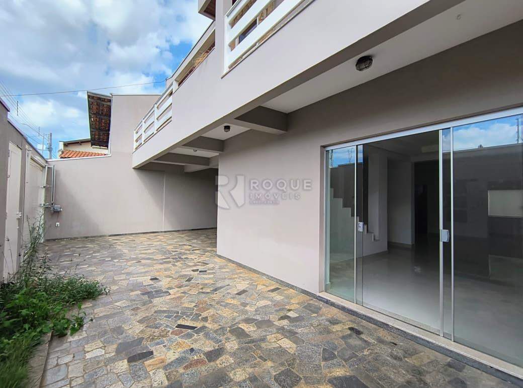 Casa Residencial para aluguel no bairro Jardim Bandeirantes: Frente