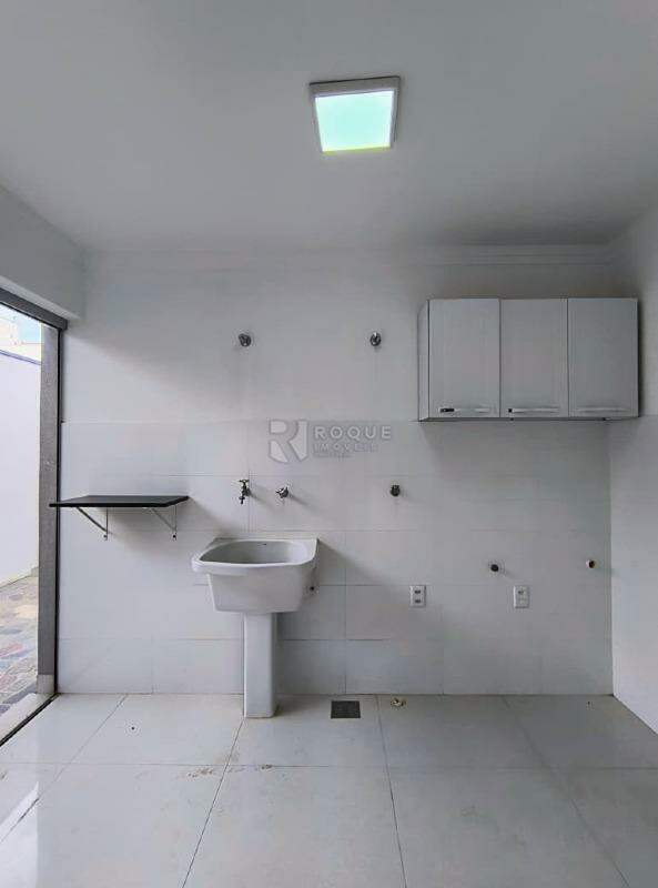 Casa Residencial para aluguel no bairro Jardim Bandeirantes: Lavanderia
