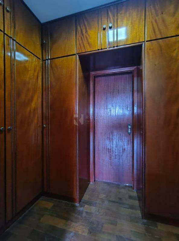 Casa Residencial para aluguel no bairro Jardim Bandeirantes: Closet 