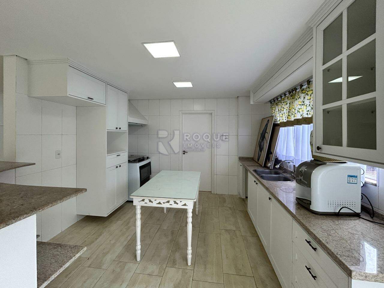 Casa em condomínio à venda no bairro Residencial Ilha de Bali: Cozinha