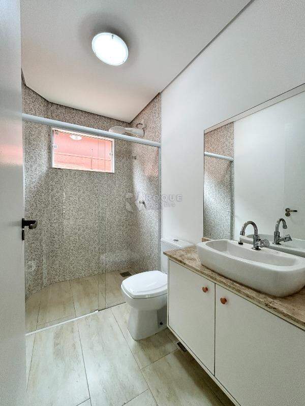 Casa em condomínio à venda no bairro Residencial Ilha de Bali: WC suíte 4