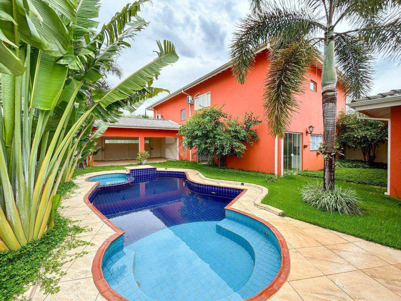 Casa em condomínio à venda no bairro Residencial Ilha de Bali: Piscina / área externa 