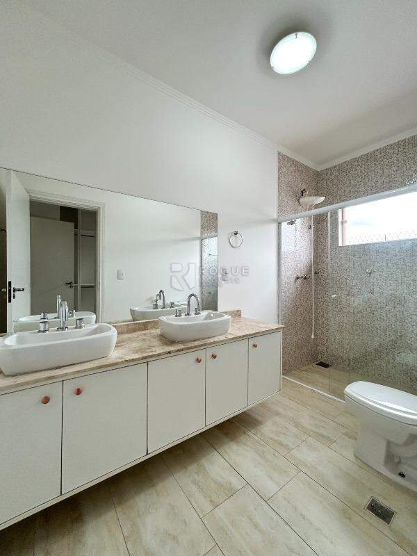 Casa em condomínio à venda no bairro Residencial Ilha de Bali: WC suíte 2