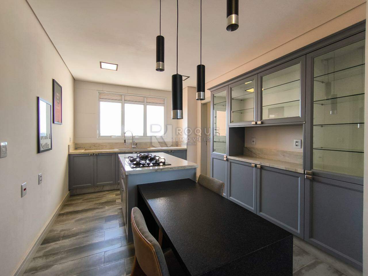 Apartamento à venda no bairro Jardim Aquárius: COZINHA