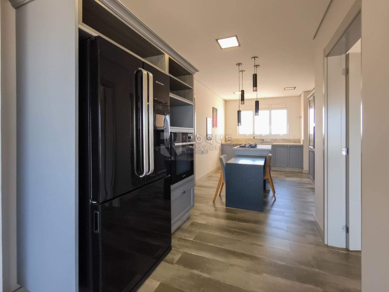 Apartamento à venda no bairro Jardim Aquárius: COZINHA