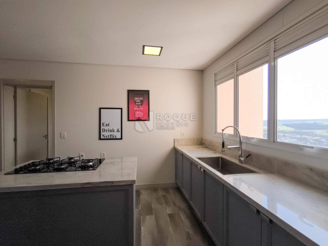 Apartamento à venda no bairro Jardim Aquárius: COZINHA