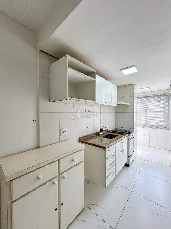 Apartamento para aluguel no bairro Chácaras Antonieta: Cozinha
