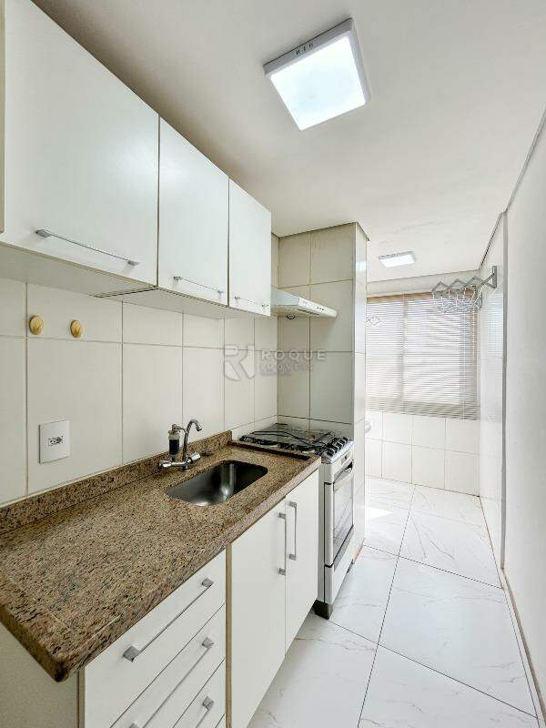 Apartamento para aluguel no bairro Chácaras Antonieta: Cozinha