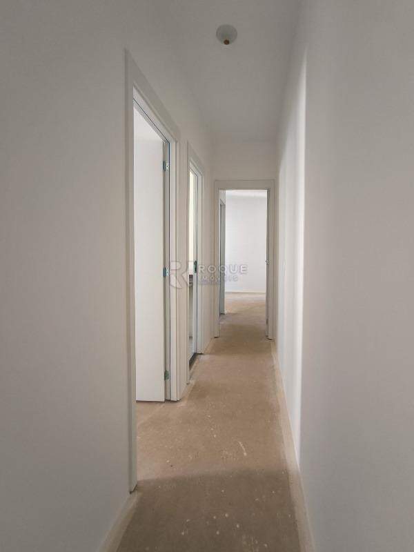 Apartamento à venda no bairro Chácara Boa Vista da Graminha: CORREDOR INTERNO