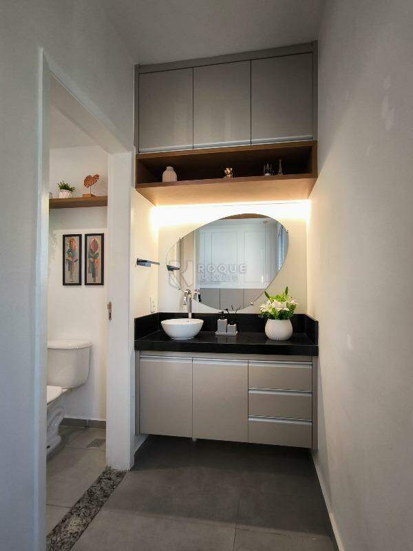 Apartamento à venda no bairro Vale das Esmeraldas: LAVABO SUÍTE